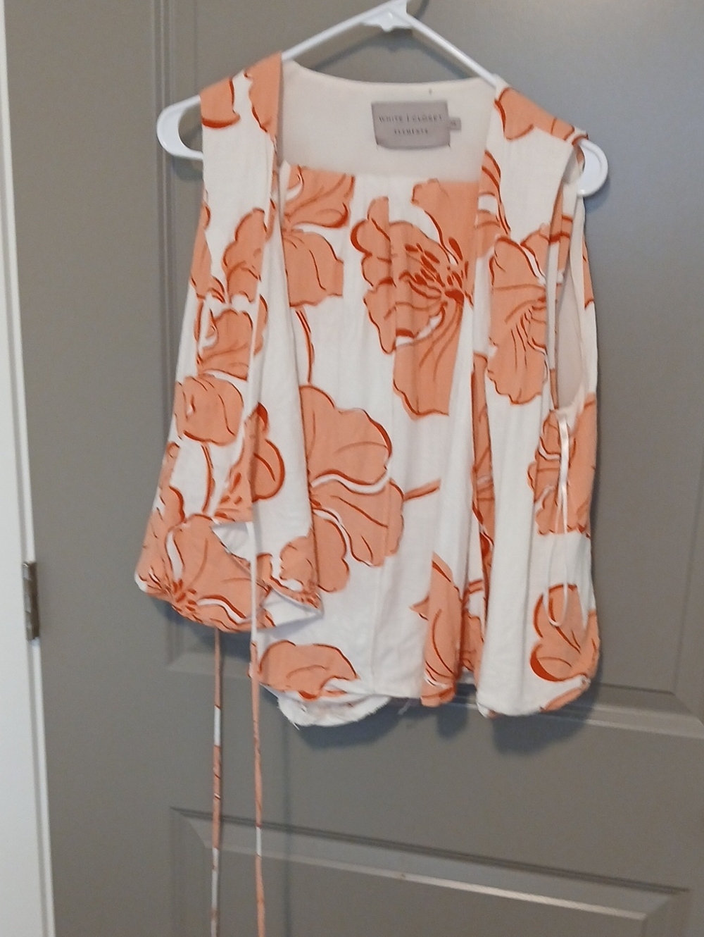 White Closet White & Peach Floral Sleeveless Tie-Front Camisole